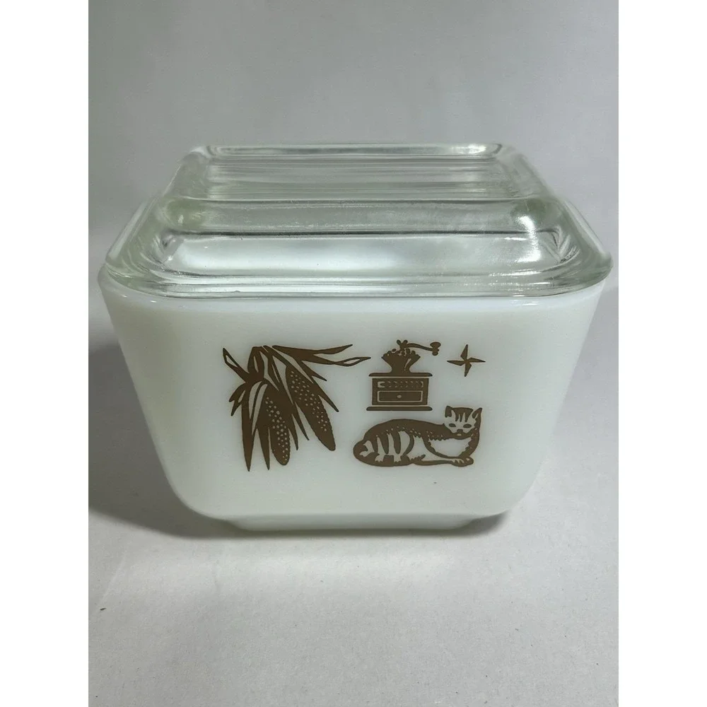 Vintage Pyrex 1 1/2 Cup Early American Refrigerator Dish with Lid USA Collect
